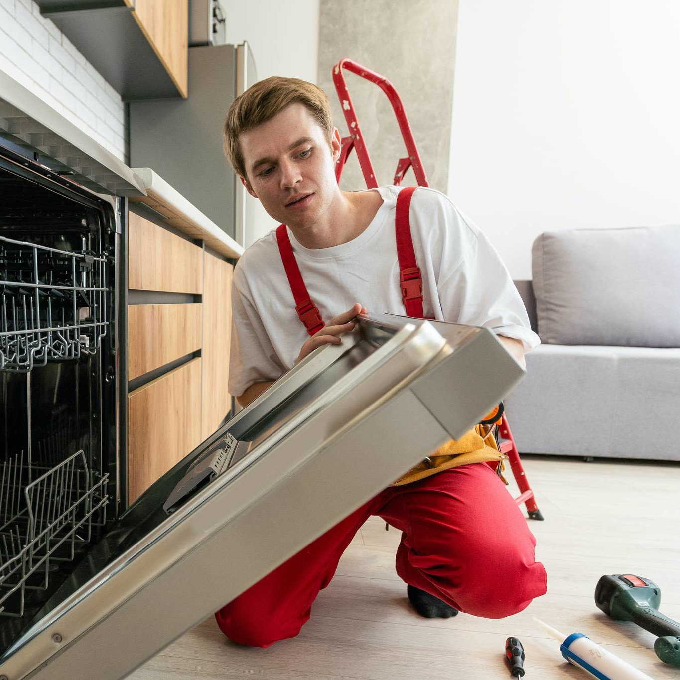 Dishwasher repair technician in Salem Oregon
